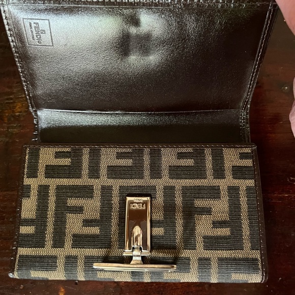 Authentic Fendi Trifold Wallet in Zucca Canvas and Leather Great Condition! - Picture 4 of 15